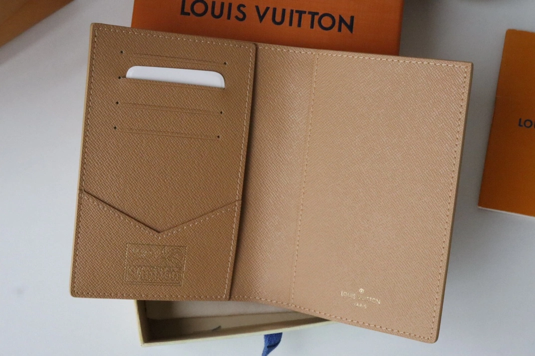Louis Vuitton LV Card Case NewStyle 9916 - Image 3