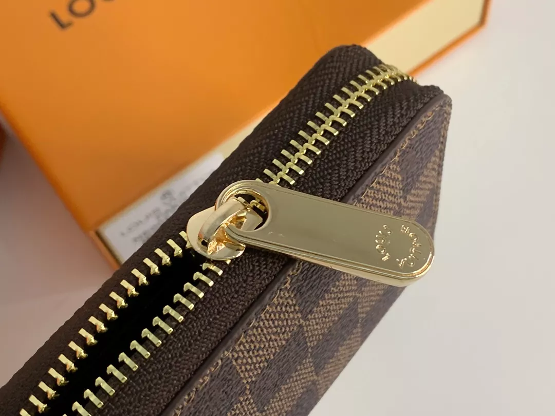 Louis Vuitton LV Card Case Practical 9393 - Image 4