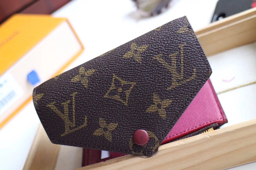 Louis Vuitton LV Card Case WellDesigned 3930