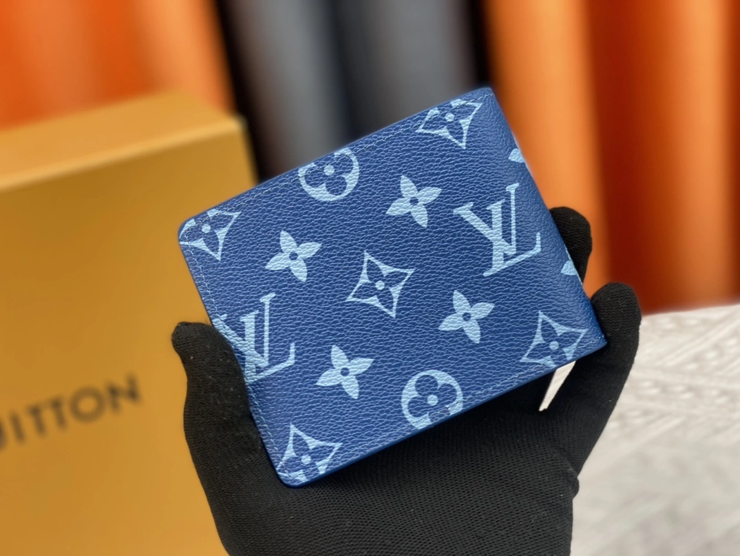 Louis Vuitton LV Wallets For Unisex ModernLook 1522