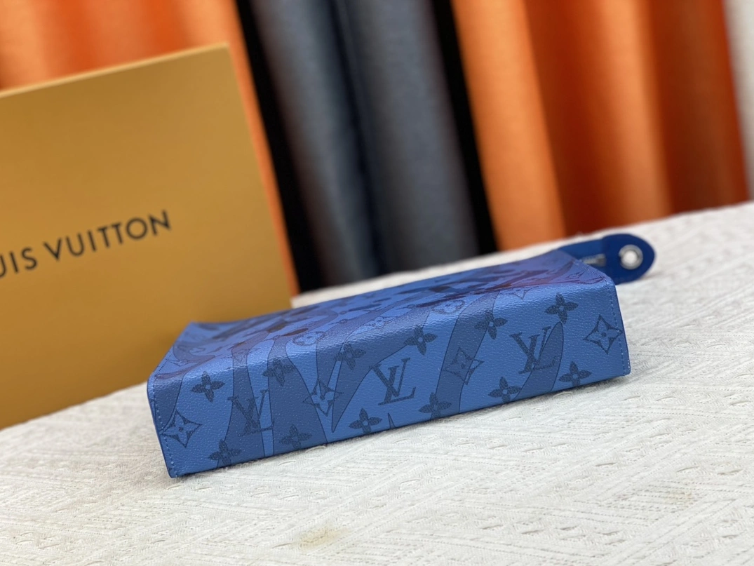 Louis Vuitton LV Wallets For Unisex Soft 298 - Image 5