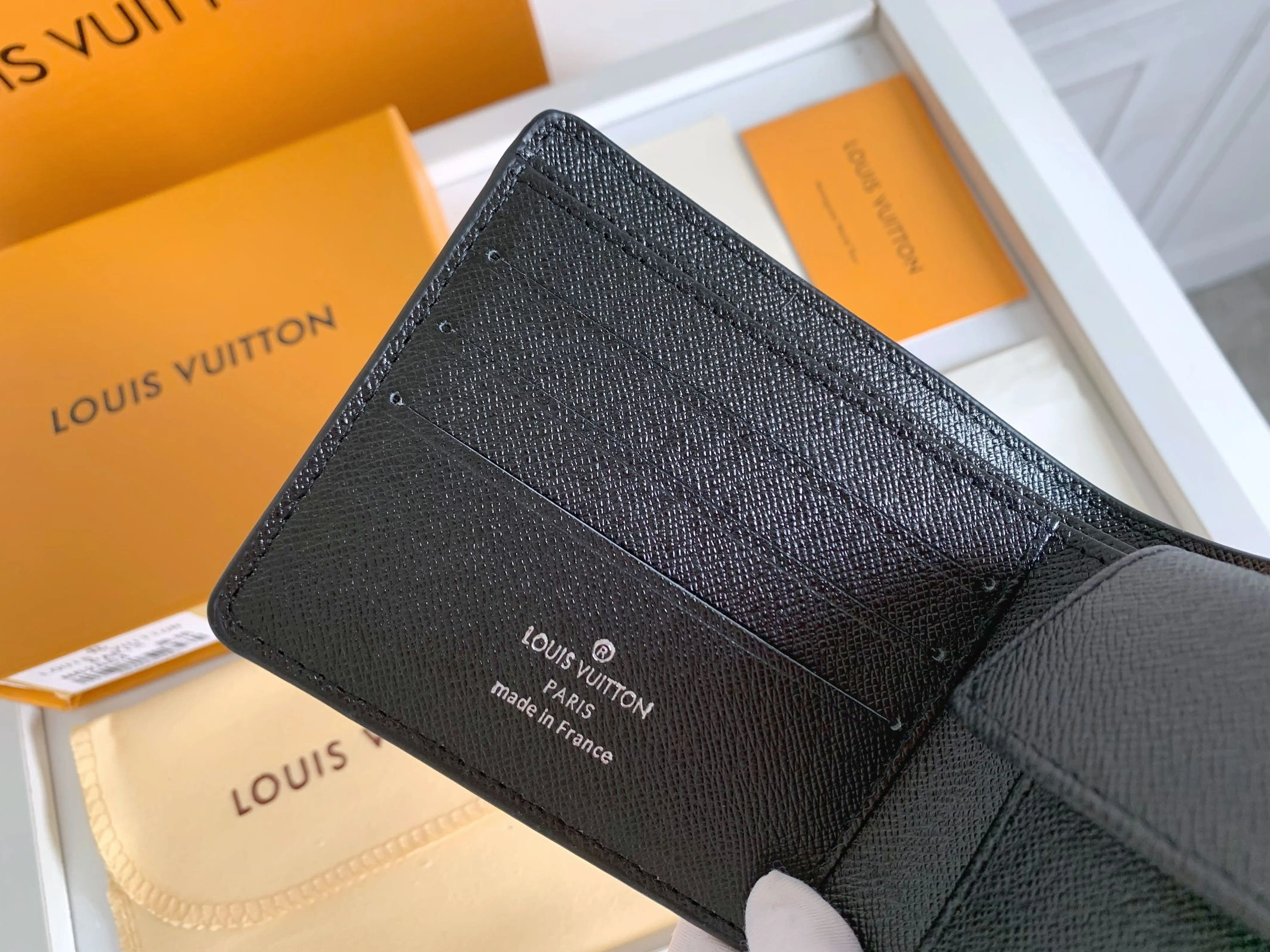 Louis Vuitton LV Wallets For Unisex Versatile 3338 - Image 6