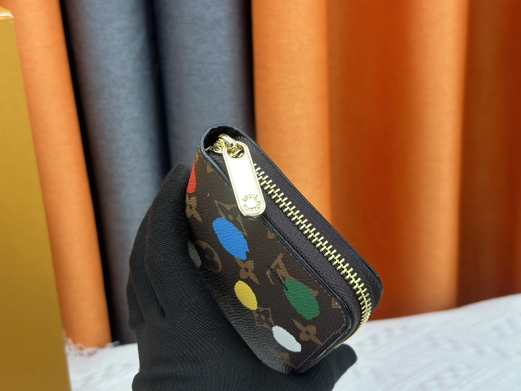 Louis Vuitton LV Wallets Functional 7952 - Image 6