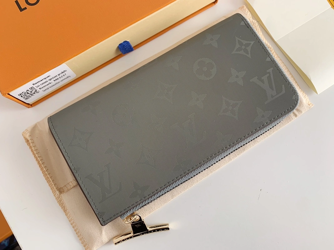 Louis Vuitton LV Wallets Refined 4177 - Image 3