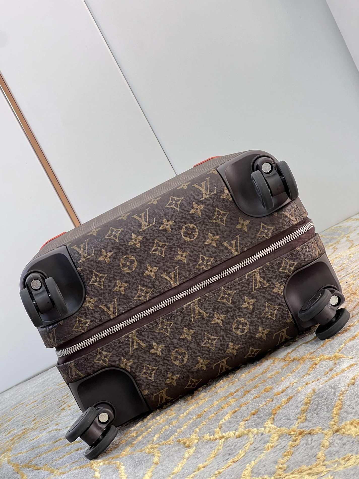Louis Vuitton Luggage Cozy 7584 - Image 7