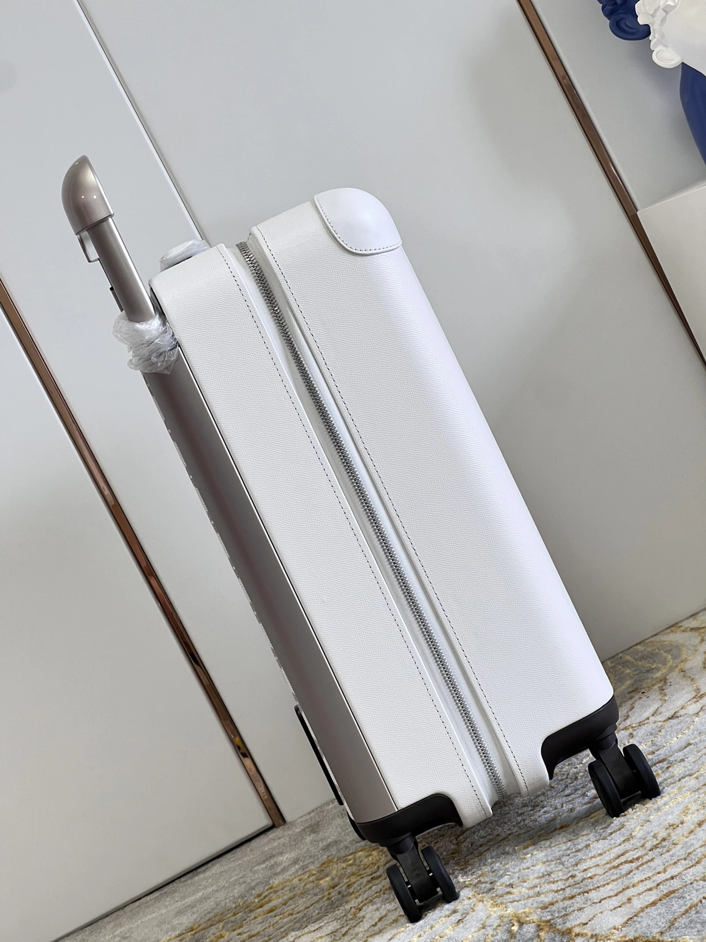 Louis Vuitton Luggage DailyWear 5791 - Image 3