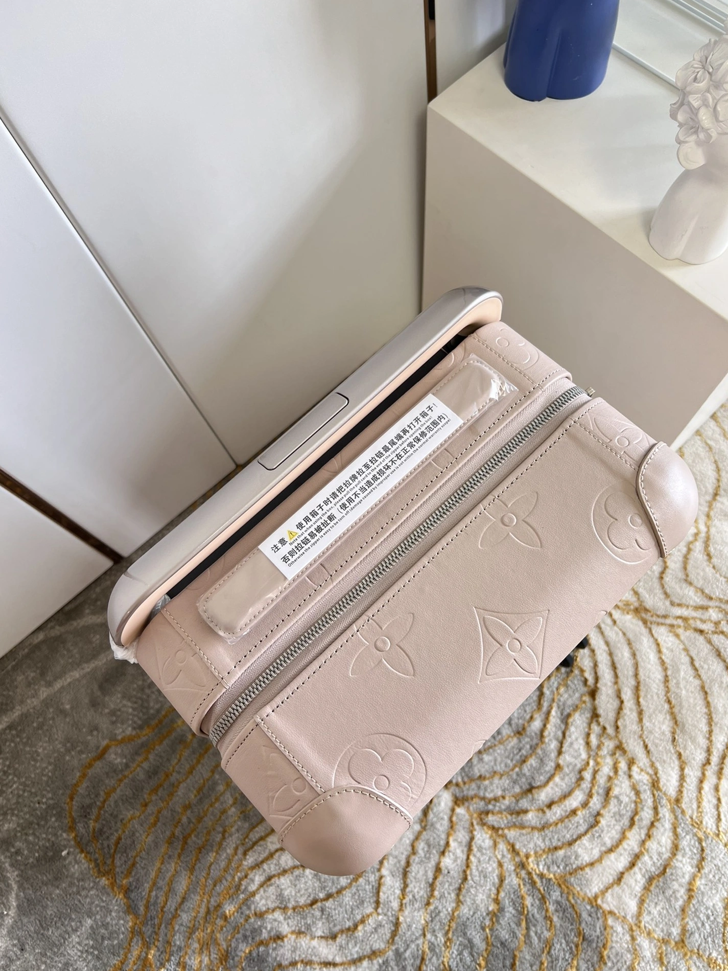 Louis Vuitton Luggage Soft 3167 - Image 6