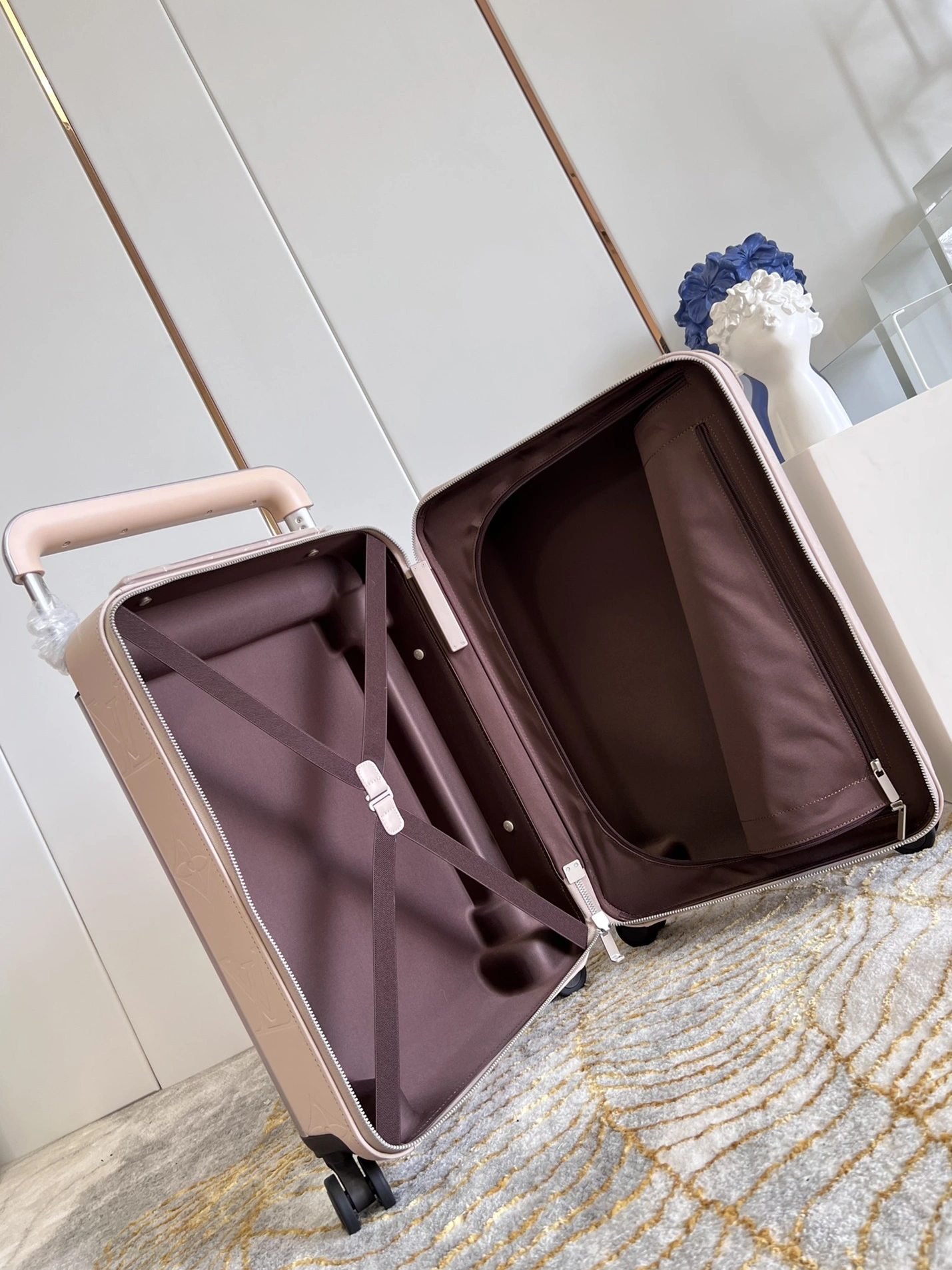 Louis Vuitton Luggage Soft 3167 - Image 8