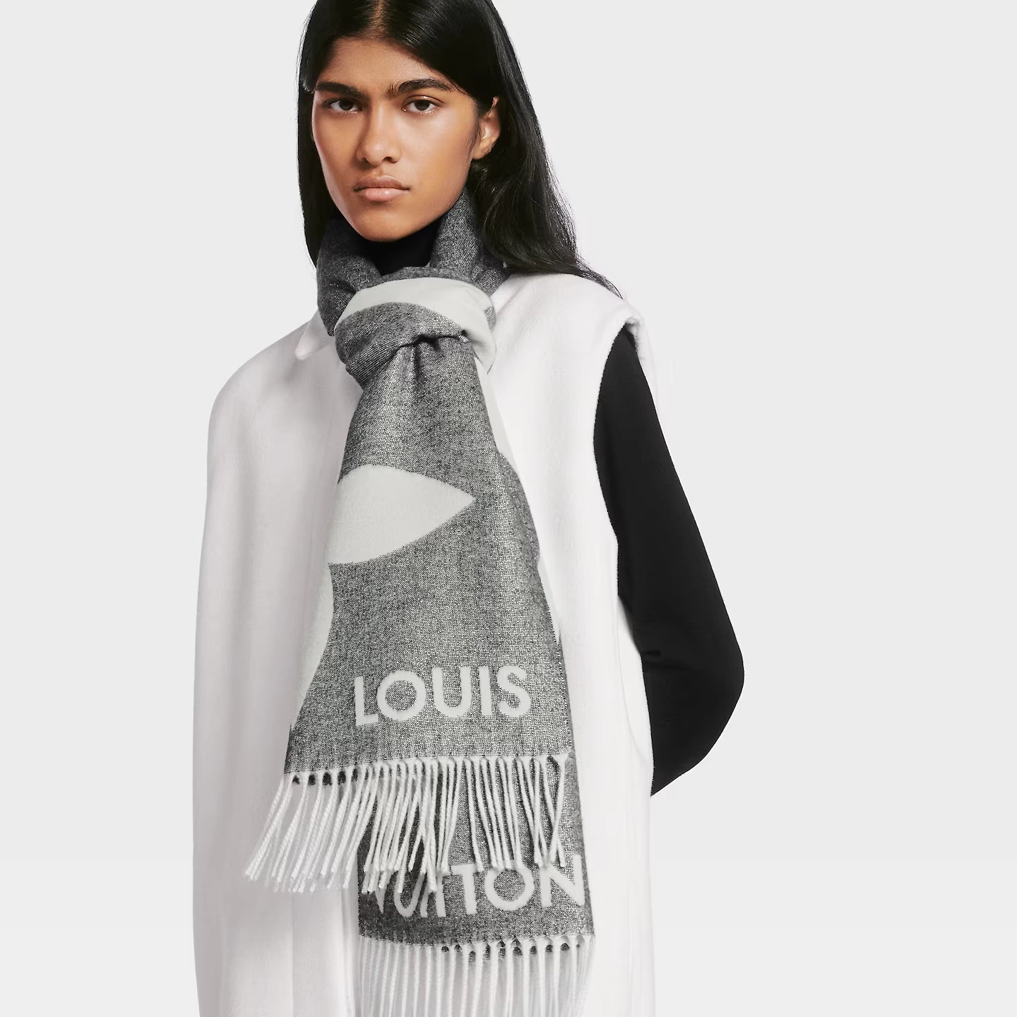 Louis Vuitton M78120 Ultimate Shine Scarf - Image 3