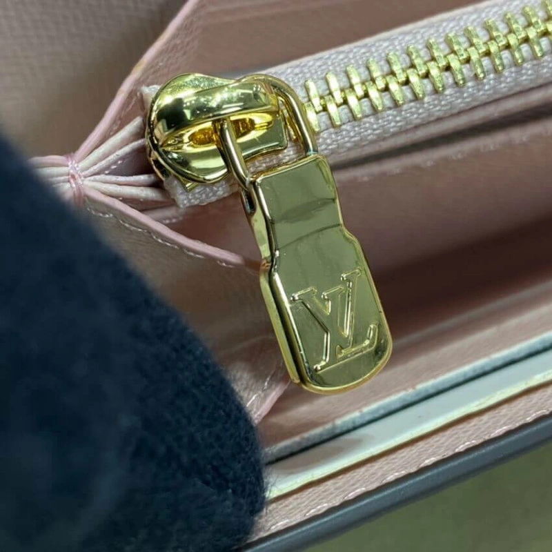 Inside fl Louis Vuitton Monogram Cavas Sarah Wallet Pink - Image 10