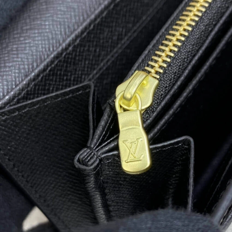 Outside f Louis Vuitton Monogram Sarah Wallet - Image 8