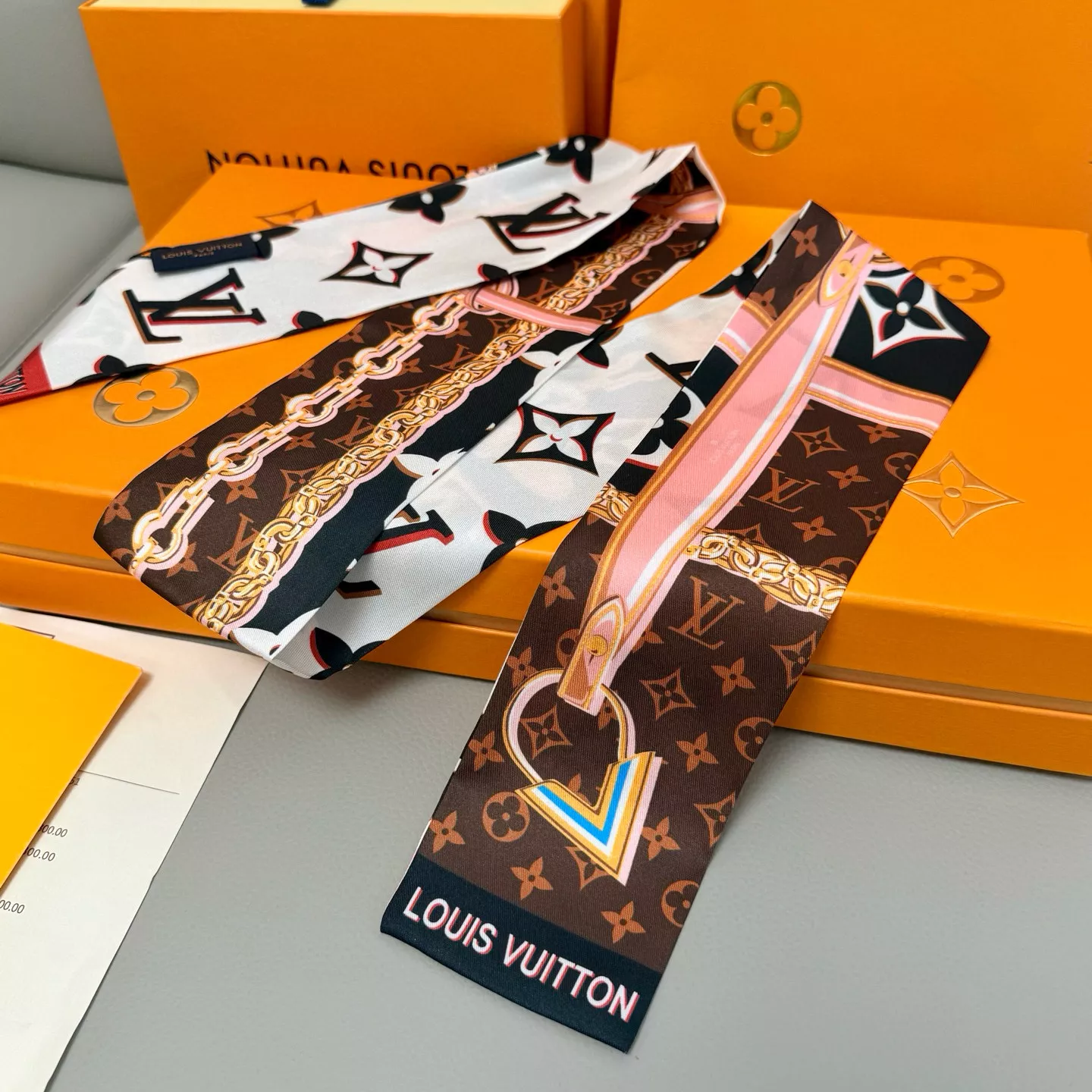 Louis Vuitton Silk Scarf Versatile 2460