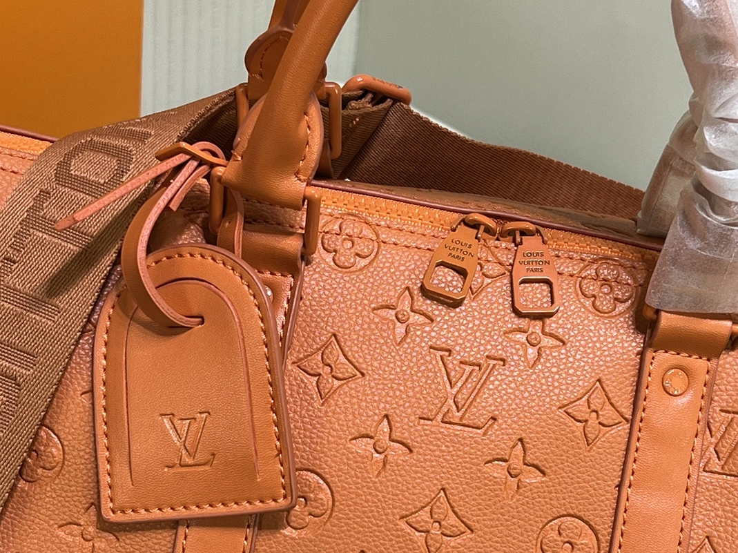 Louis Vuitton Travel Bags Affordable 1273 - Image 3