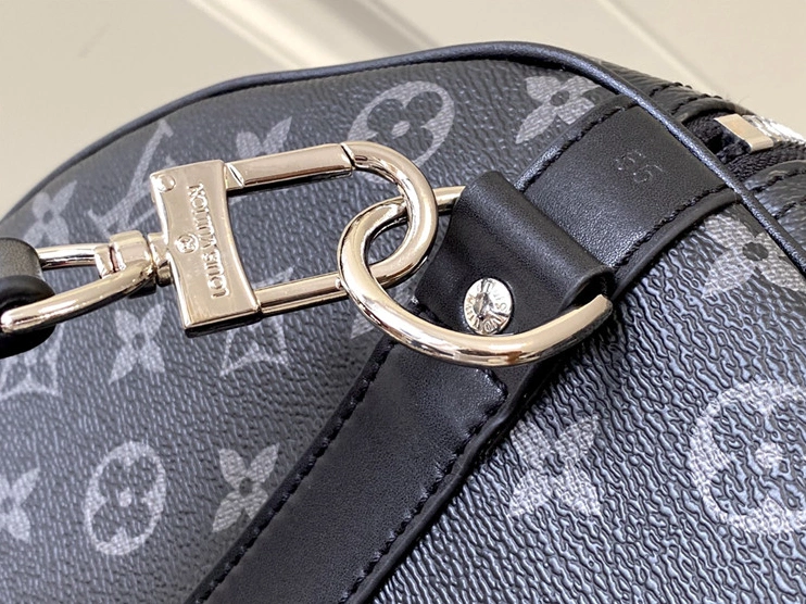 Louis Vuitton Travel Bags Comfortable 1608 - Image 6