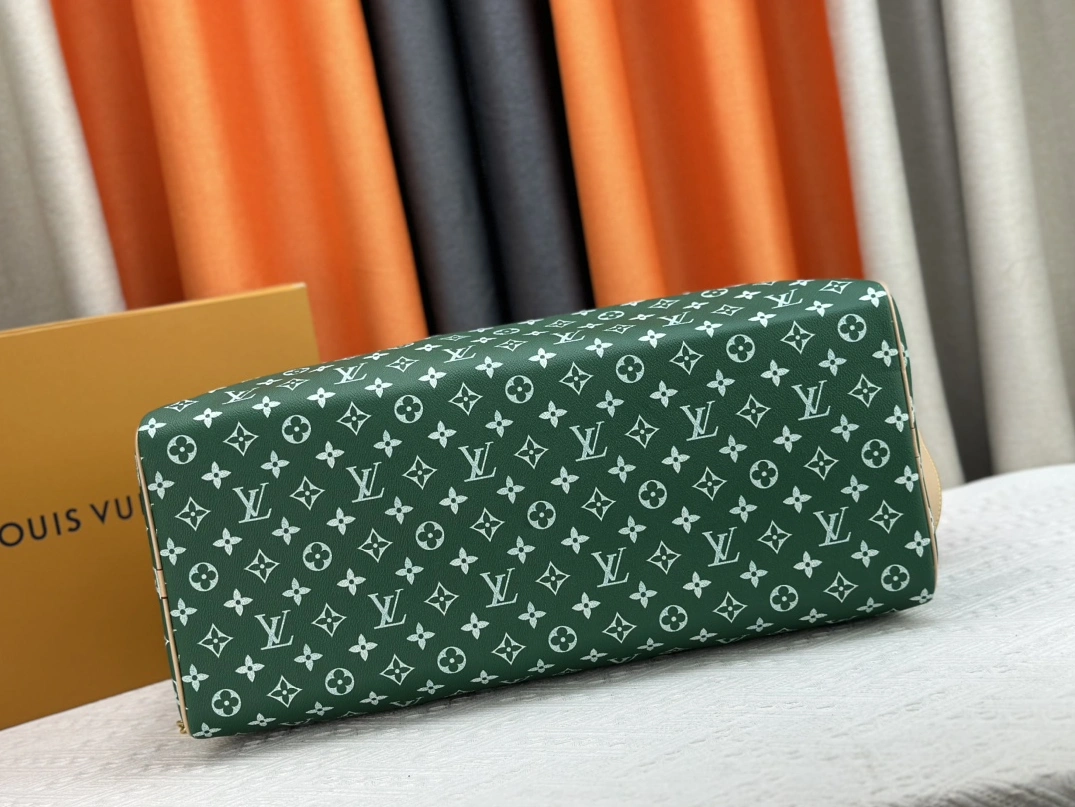 Louis Vuitton Travel Bags Refined 3033 - Image 5