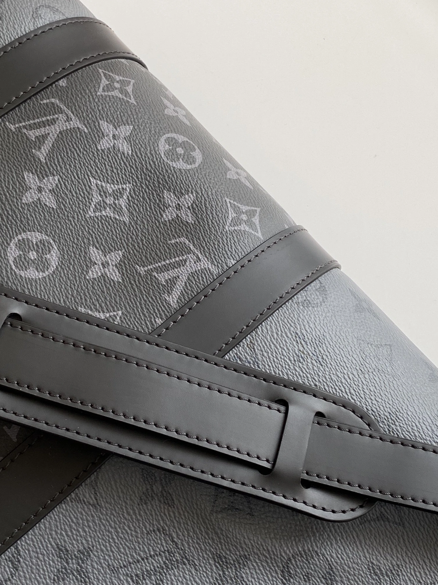 Louis Vuitton Travel Bags Unique 7280 - Image 5