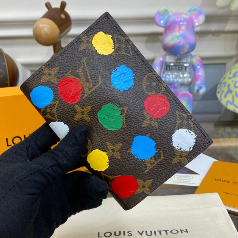 The LVxYK Louis Vuitton x Yayoi Kusama Passport Cover - Image 4
