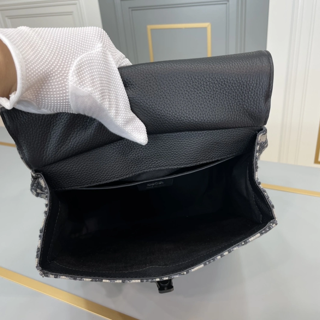 Minimalist 4467 Christian Dior AAA Man Backpacks - Image 7