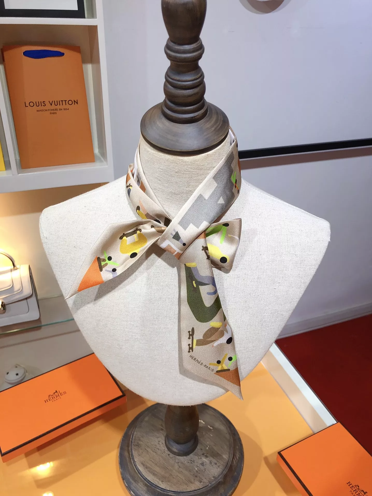 Modern 4706 Hermes Silk Scarf - Image 6