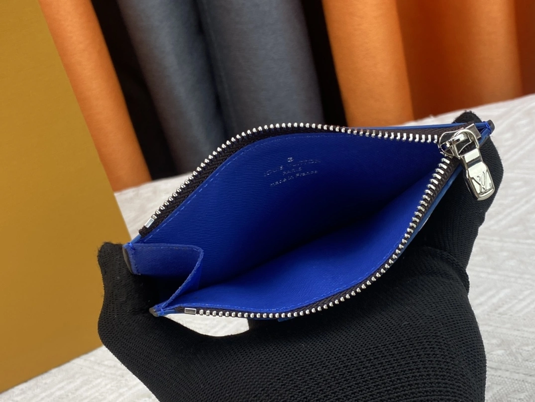 Modern 5746 Louis Vuitton LV Card Case For Women - Image 8