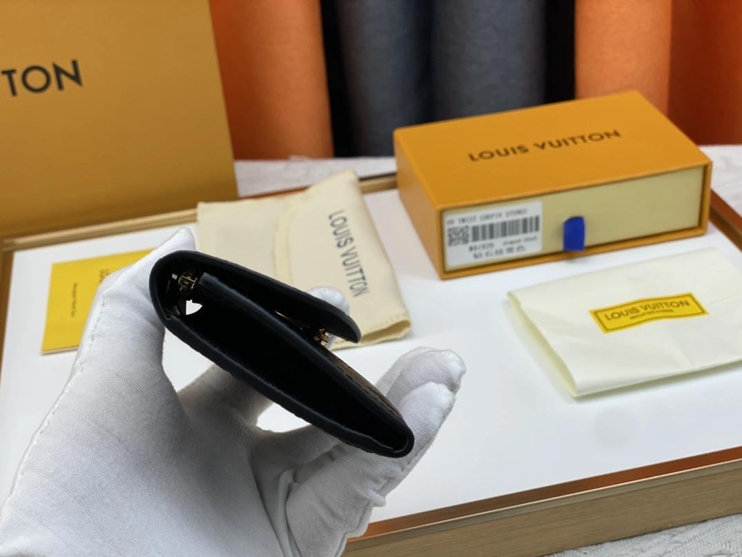 Modern 9105 Louis Vuitton LV Wallets For Women - Image 4