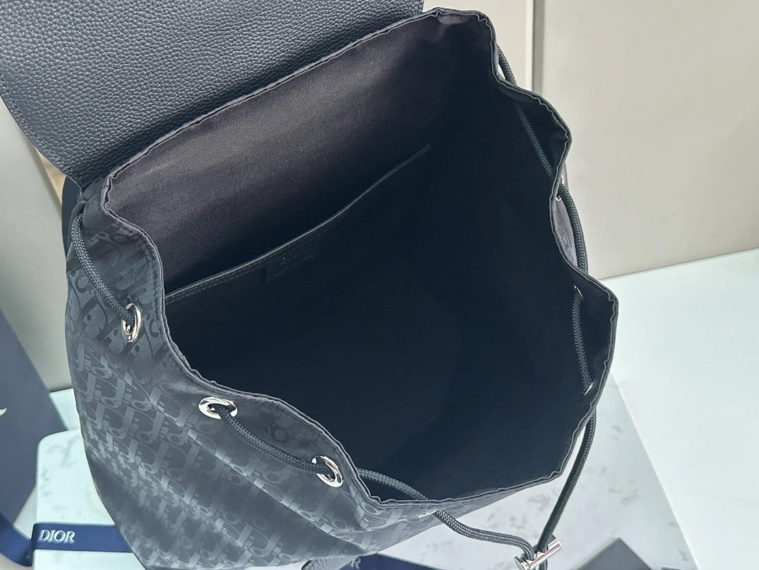 ModernLook 2690 Christian Dior AAA Man Backpacks - Image 8