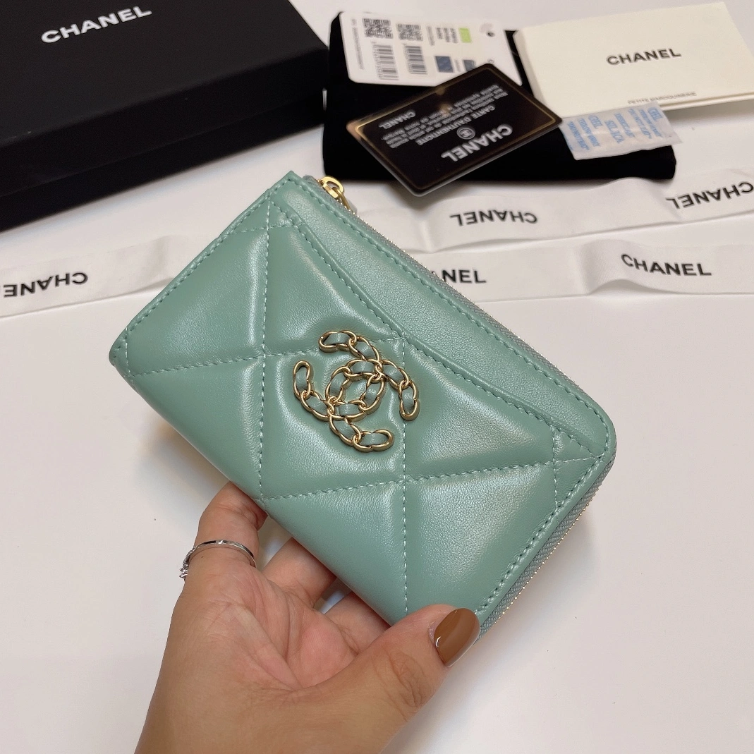 ModernLook 3074 Chanel Card Case