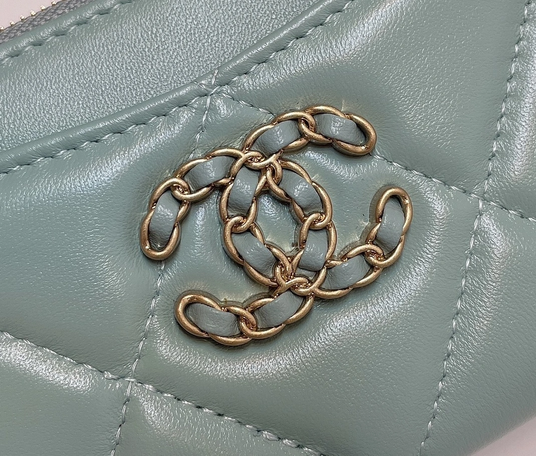 ModernLook 3074 Chanel Card Case - Image 6