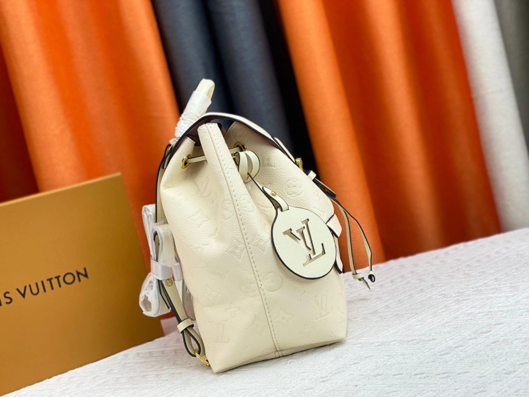 ModernLook 4714 Louis Vuitton AAA Quality Backpacks For Women