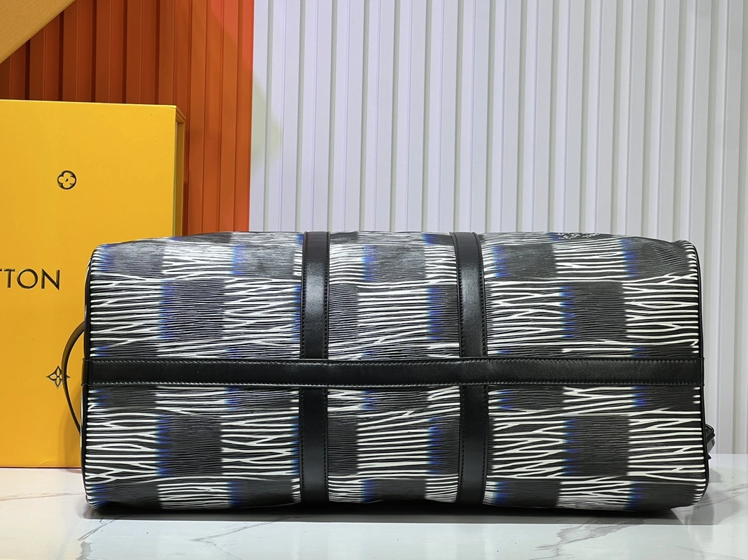 Practical 5311 Louis Vuitton Travel Bags - Image 7