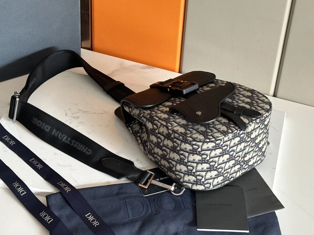 Practical 7671 Christian Dior AAA Man Messenger Bags - Image 4