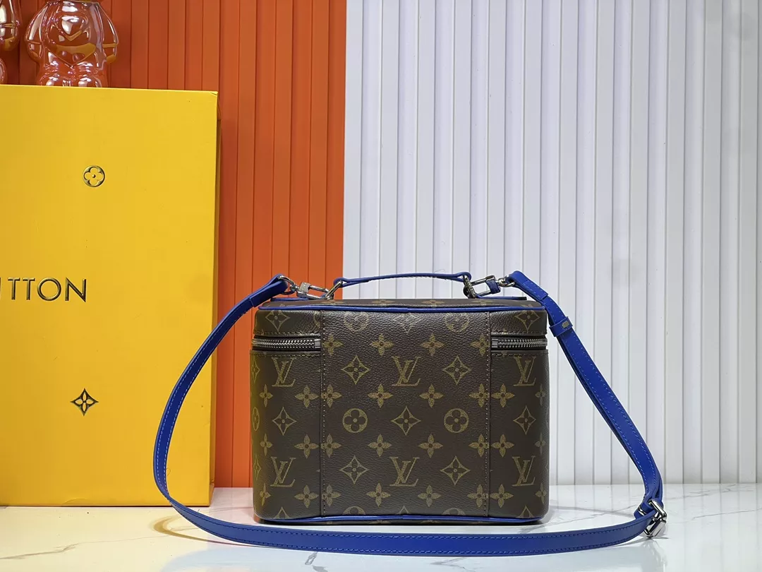 Practical 8439 Louis Vuitton AAA Quality Messenger Bags For Women - Image 5