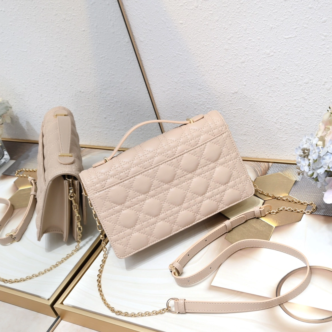 Practical 9881 Christian Dior AAA Quality Messenger Bags For Women - Image 3