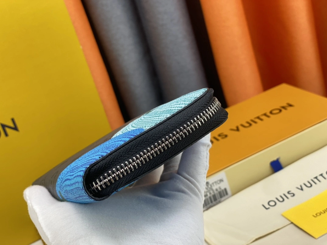 Refined 2659 Louis Vuitton LV Wallets For Unisex - Image 3