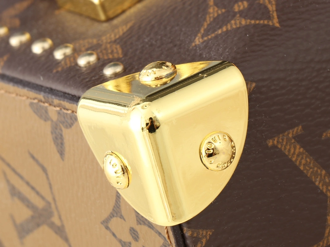 Refined 9009 Louis Vuitton AAA Quality Messenger Bags For Women - Image 6