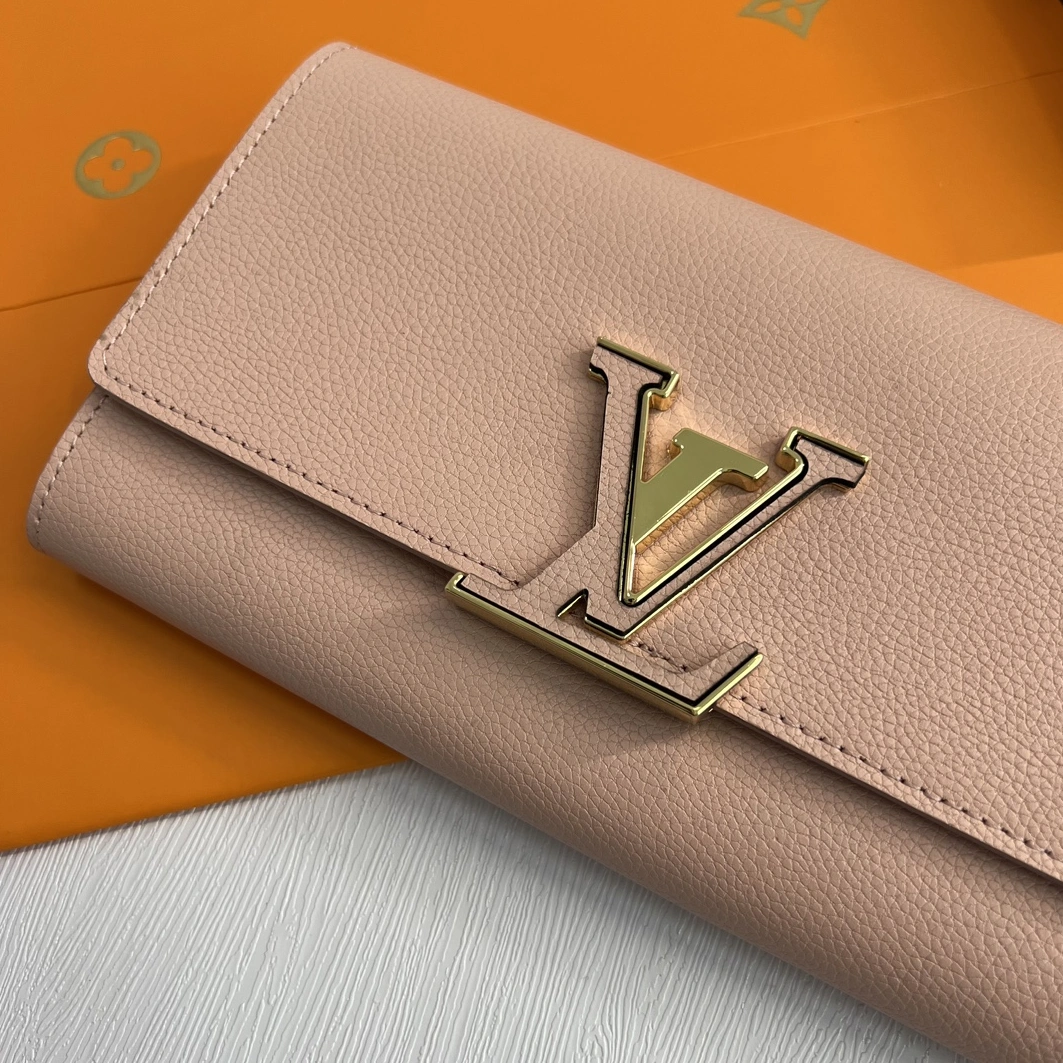 Resilient 2552 Louis Vuitton LV Card Case For Women - Image 3