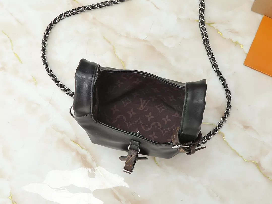 Resilient 6081 Louis Vuitton AAA Quality Handbags For Women - Image 8