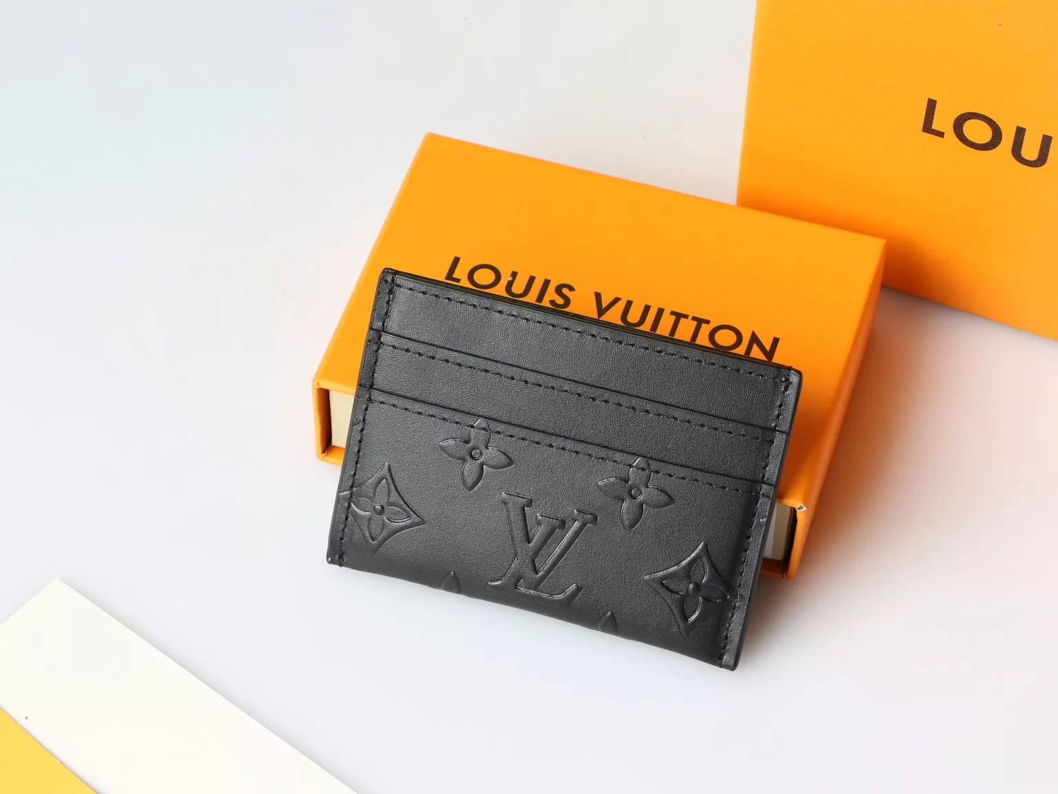 Resilient 8452 Louis Vuitton LV Card Case