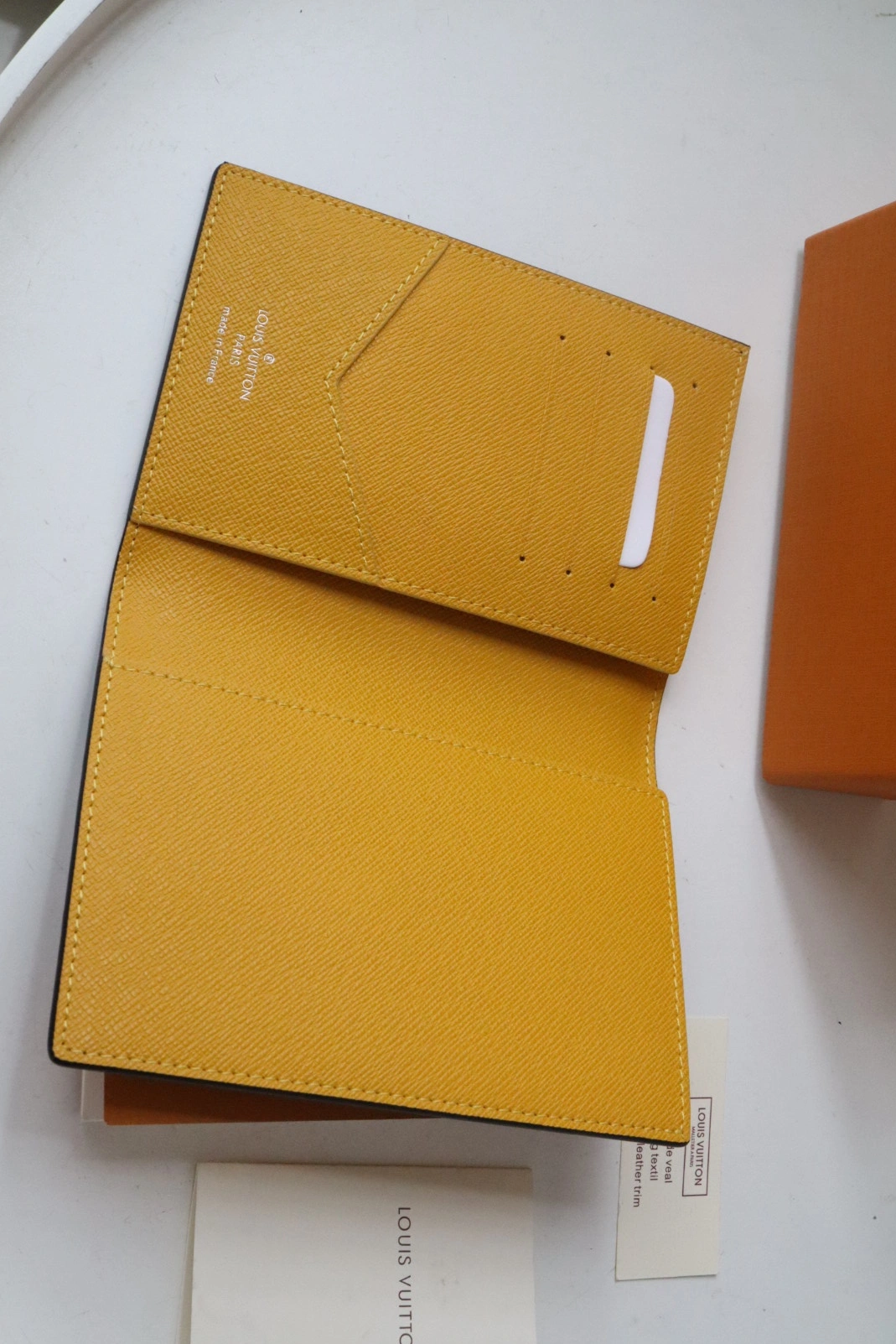 Sleek 3451 Louis Vuitton LV Card Case - Image 4