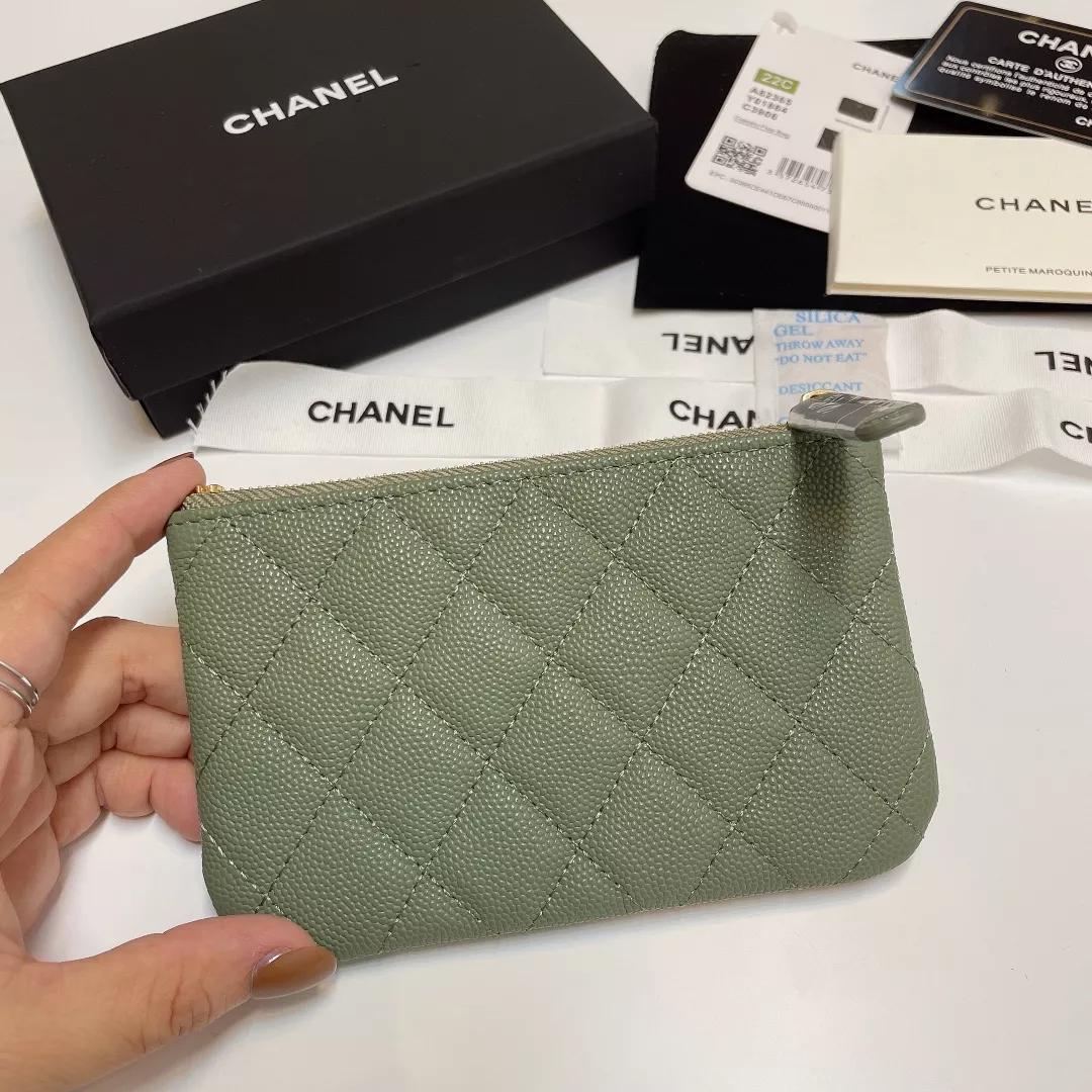 Sleek 3563 Chanel Wallets - Image 3