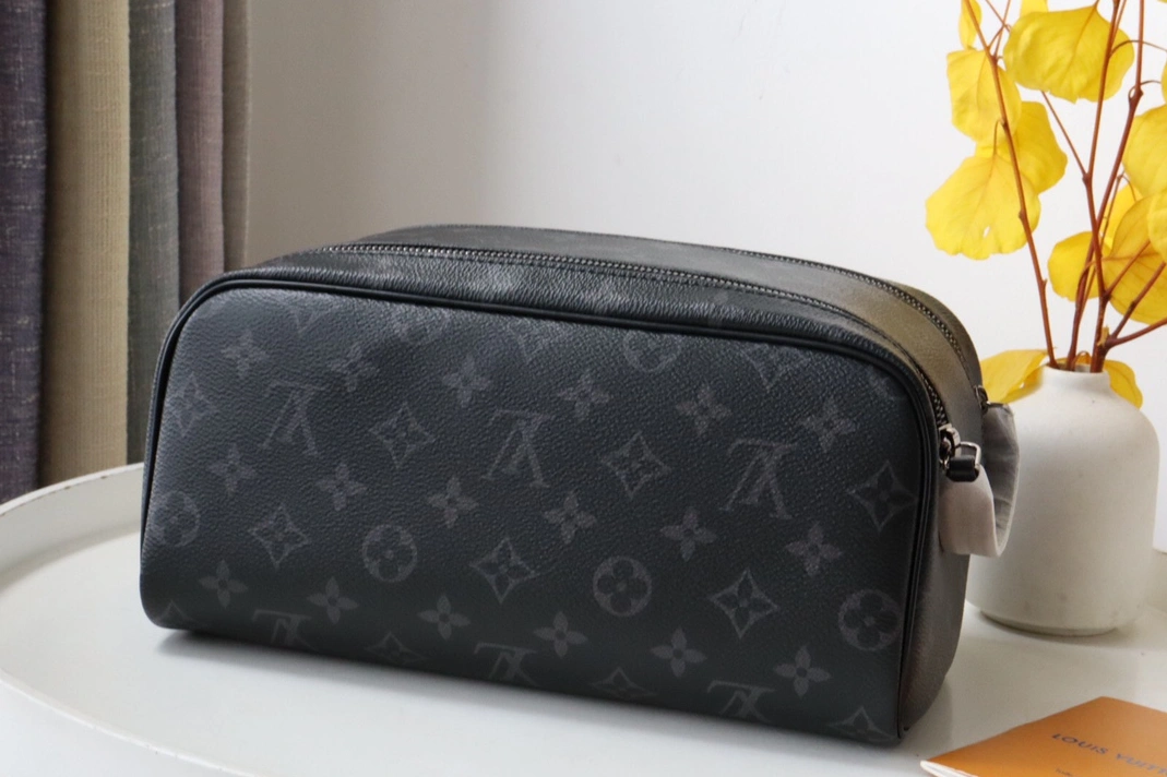 Sleek 4007 Louis Vuitton AAA Quality Handbags For Women - Image 3