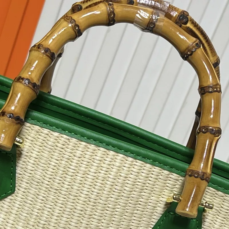 Sleek 7985 Louis Vuitton AAA Quality Handbags For Women - Image 4