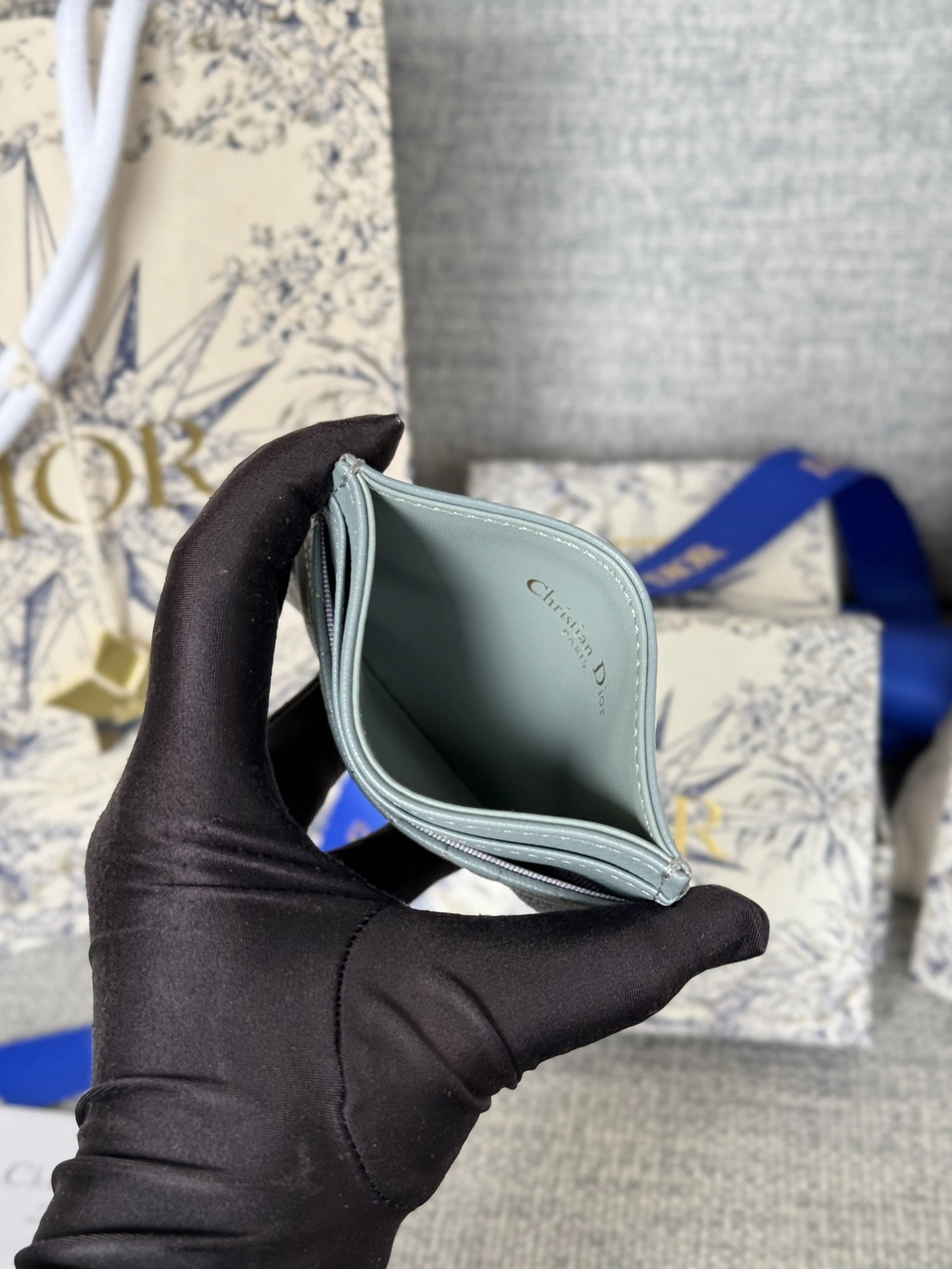 Sleek 812 Christian Dior Card Case - Image 6