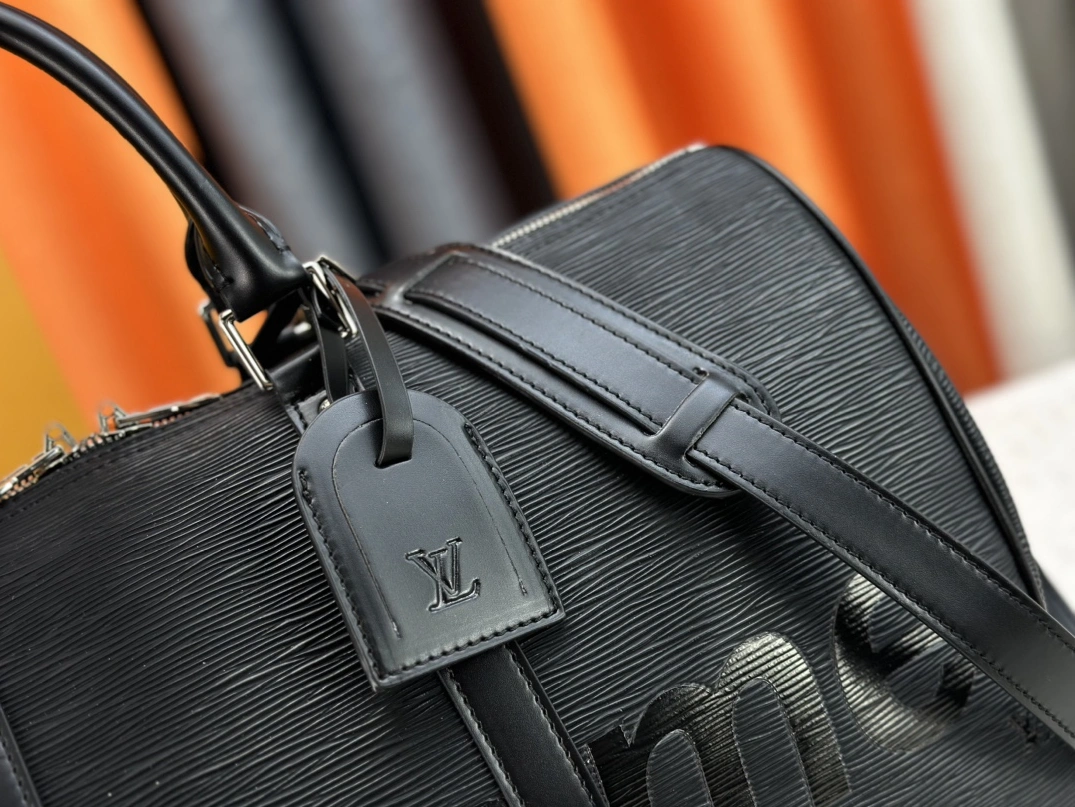Sleek 8351 Louis Vuitton Travel Bags - Image 6