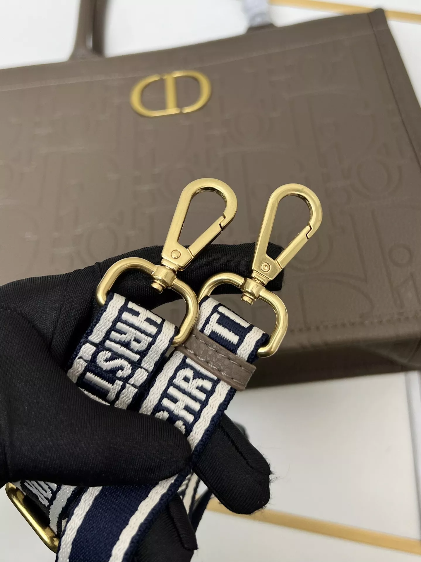 SmartChoice 976 Christian Dior AAA Quality Tote-Handbags For Women - Image 4