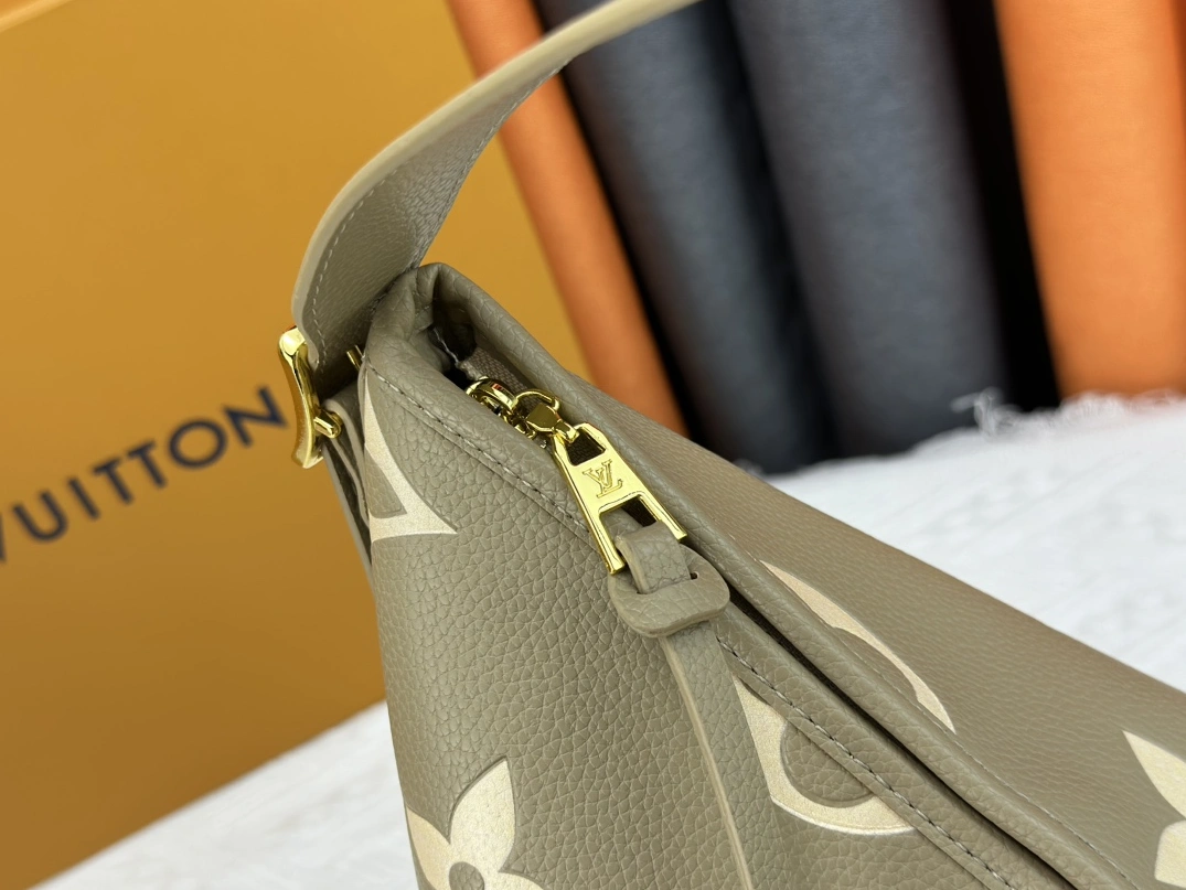 Soft 3373 Louis Vuitton AAA Quality Shoulder Bags For Women - Image 7