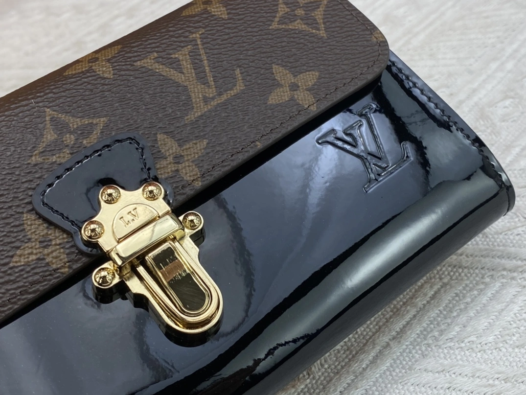 Soft 8336 Louis Vuitton AAA Quality Wallets For Women - Image 6
