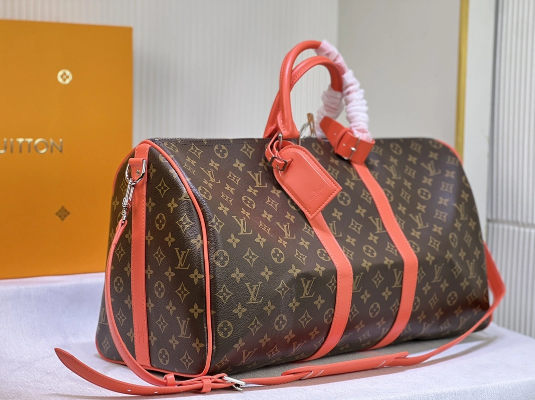 Sophisticated 8214 Louis Vuitton Travel Bags