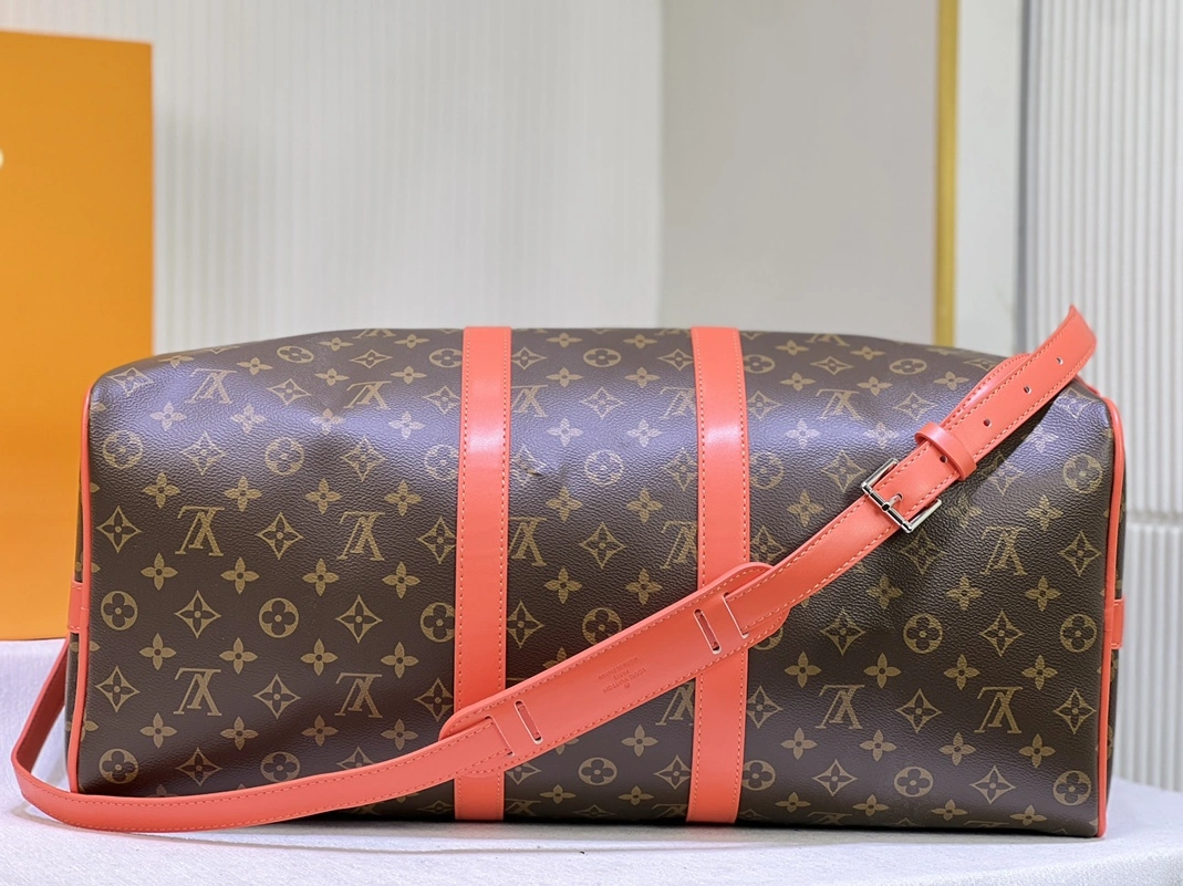 Sophisticated 8214 Louis Vuitton Travel Bags - Image 5