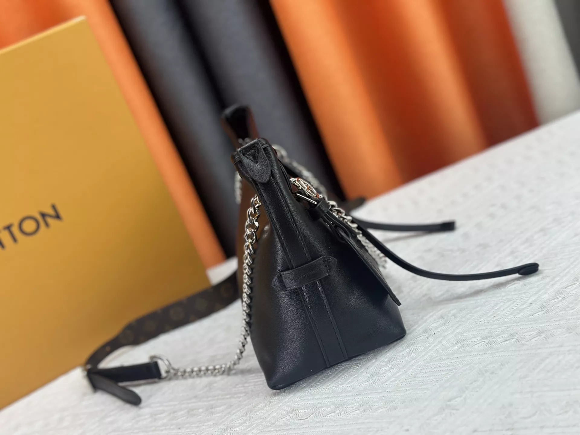 SportInspired 2233 Louis Vuitton AAA Quality Messenger Bags For Women